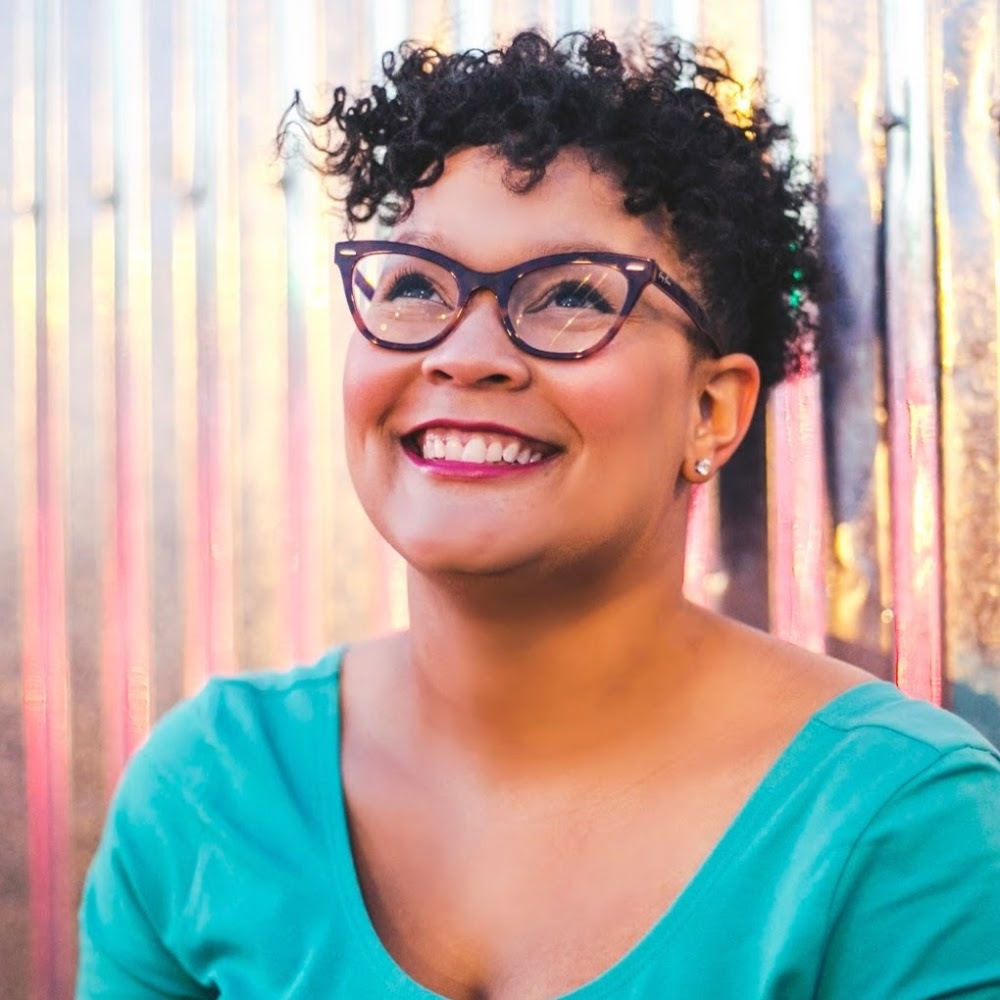 Meet your Posher, Aurelia